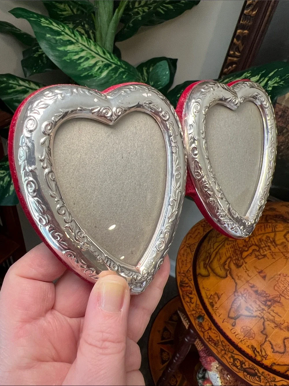VTG Victorian Style Embossed Silver Plated Double Heart Red Velvet Picture Frame